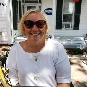 Meet your Posher, Theresa